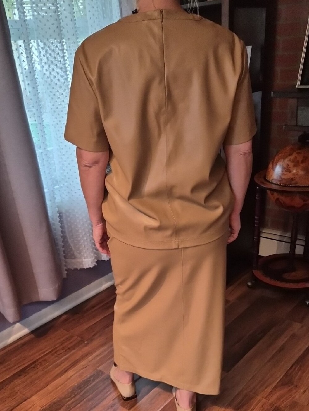 Wilsons Leather Camel Faux Leather Top And A Skirt PTP 21 LENTH 30 waist 15" - Picture 4 of 6